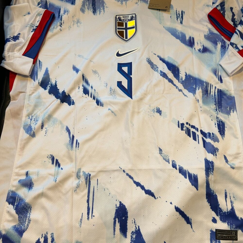 NORWAY ERLING HAALAND Nat'l Soccer Team JERSEY Men's Sz M,L,XL,2XL NWT by Nike - Picture 4 of 7